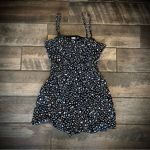 Rue 21 Black & White patterned romper XL juniors